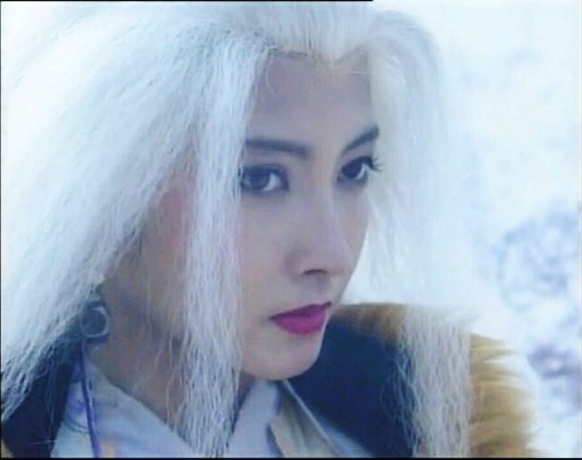 当年这部《塞外奇侠》是教育片吧,仇男的白发魔女心理素质太差!