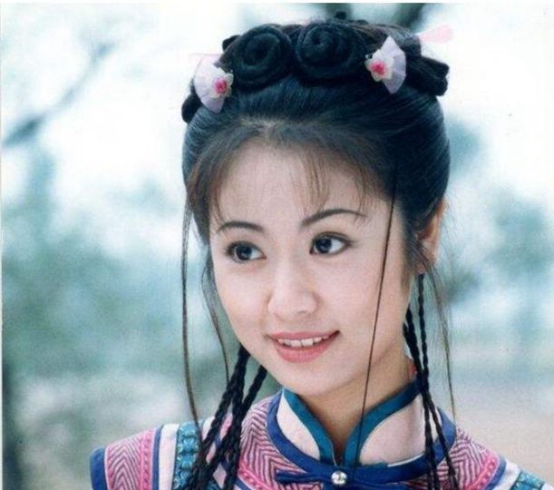 《还珠格格》五位空气刘海的女明星,金锁逆袭成功,她美如画中仙