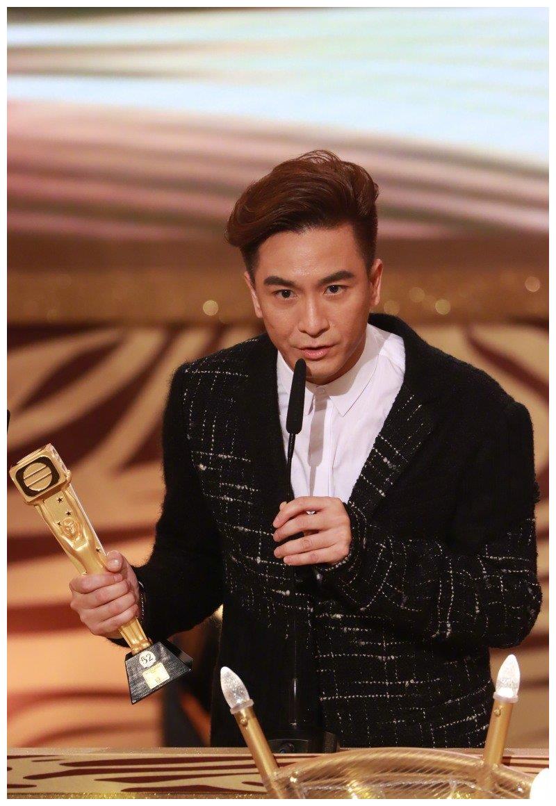 tvb老戏骨,20年后离巢时,月薪仍未过万|月薪|报名|临时演员_新浪新闻