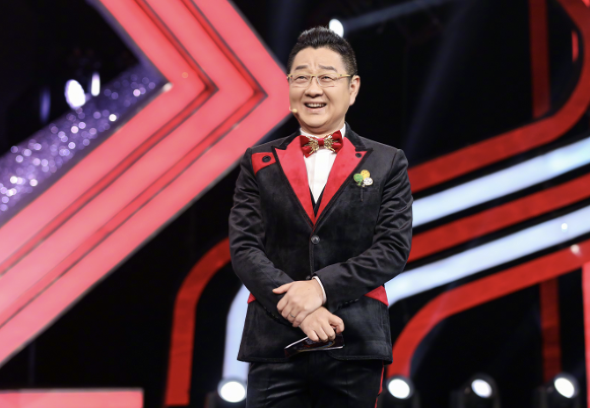 47岁张绍刚近照大变样!成金刚芭比?网友:这还是那个央视主持吗