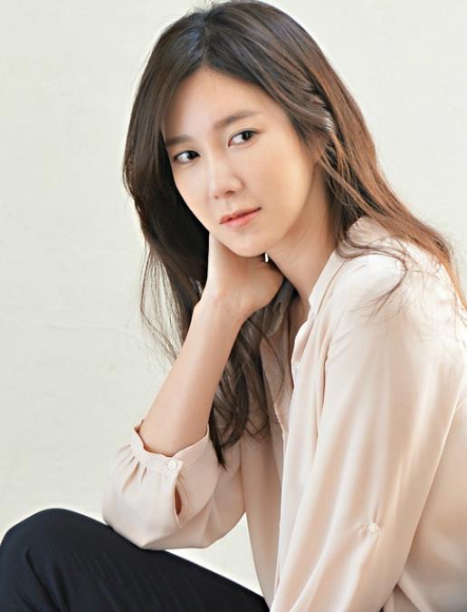 他是赵寅成的榜样前女友隐婚又被好友骗走40亿今开公司当老板