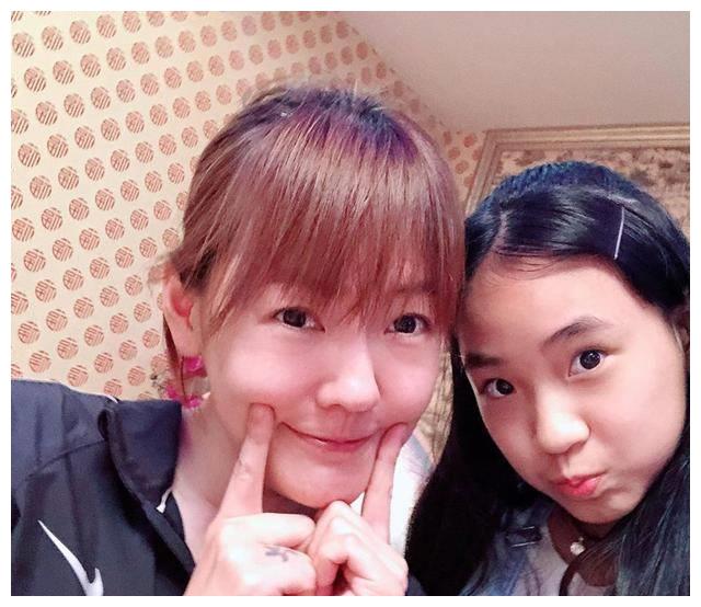 大s与吴莉莉巧合太多崔雪莉撞脸婉容明星们也有世令我
