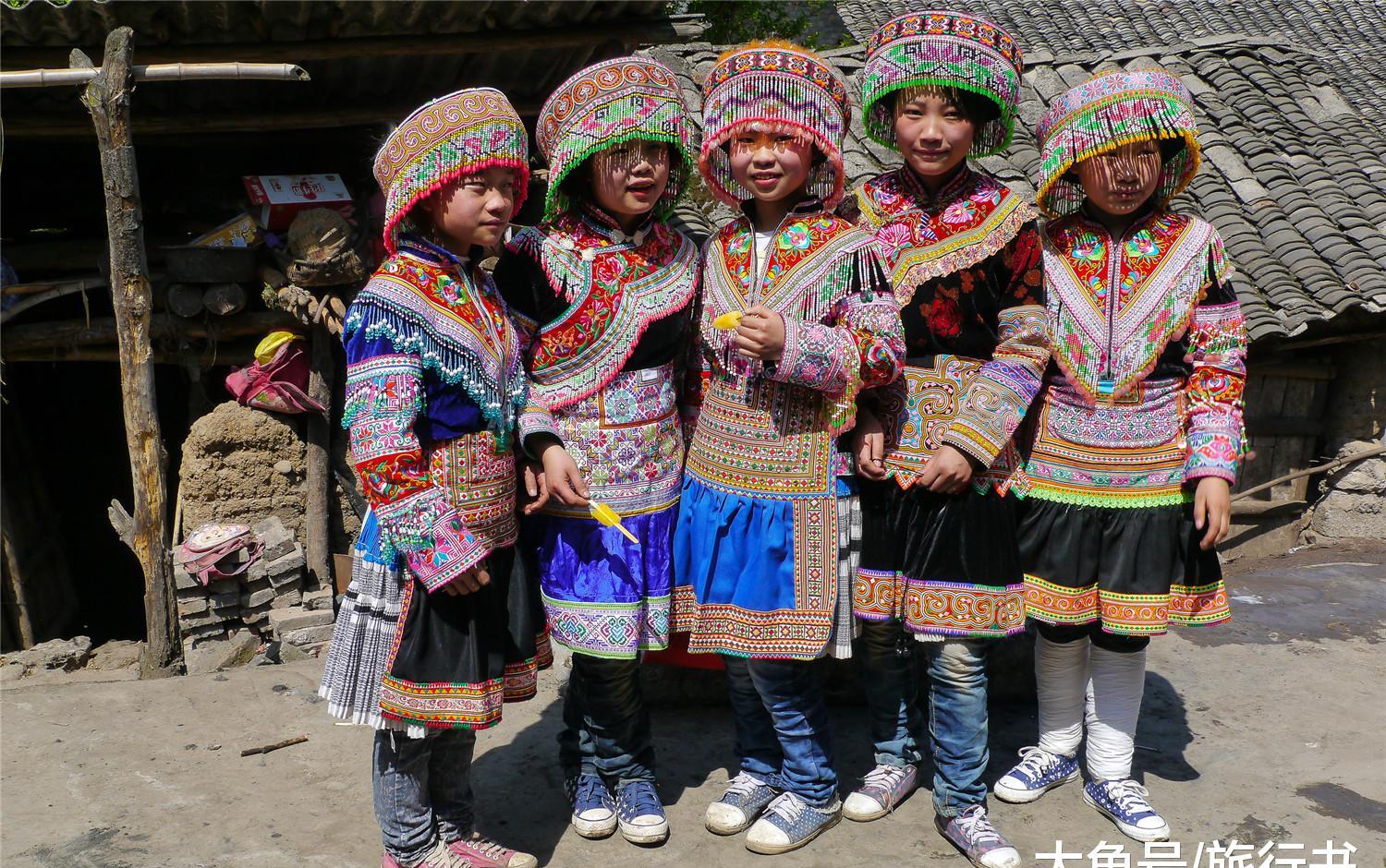 最趕時髦的民族因旅遊業影響少女們返鄉重新穿上苗族服飾