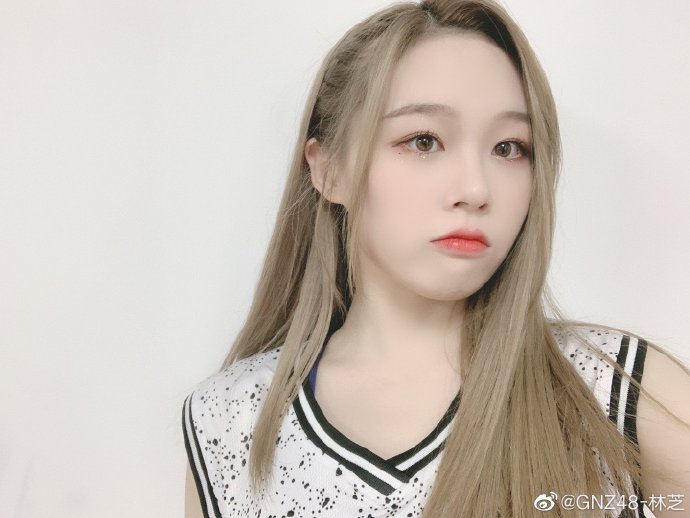 偶像美少女gnz48-林芝迷人写真美照