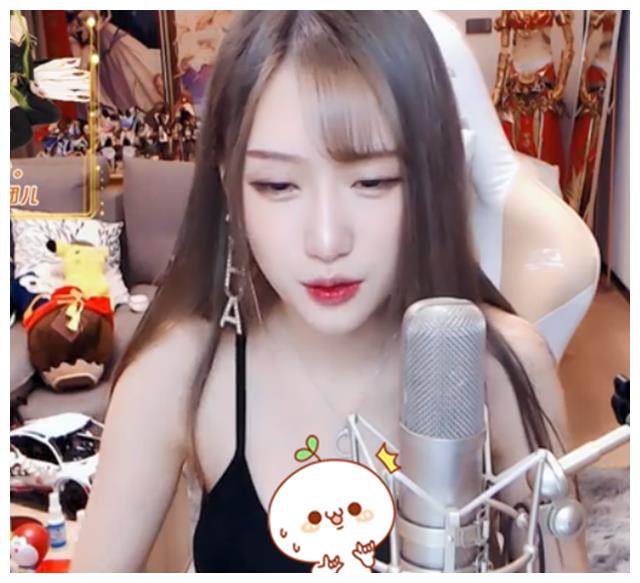 腐团儿去掉美颜晒高清照,脸上的7颗痣清清楚楚,心中