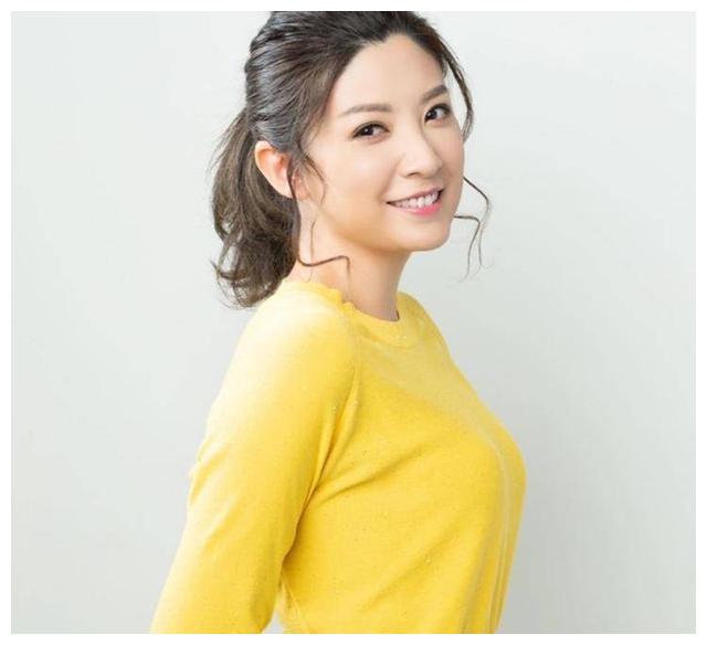 前tvb新闻主播曾因穿短裙播报被罚 今节目直言后来有找老板哭诉