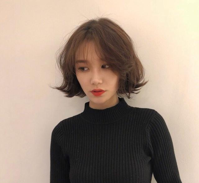 告别你一成不变的黑长直,今年流行短发色,特别的发色给特别的你