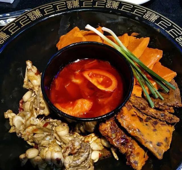 揭秘薛之谦在上海开的“上上谦”串串香火锅店，网友：偶遇谦谦