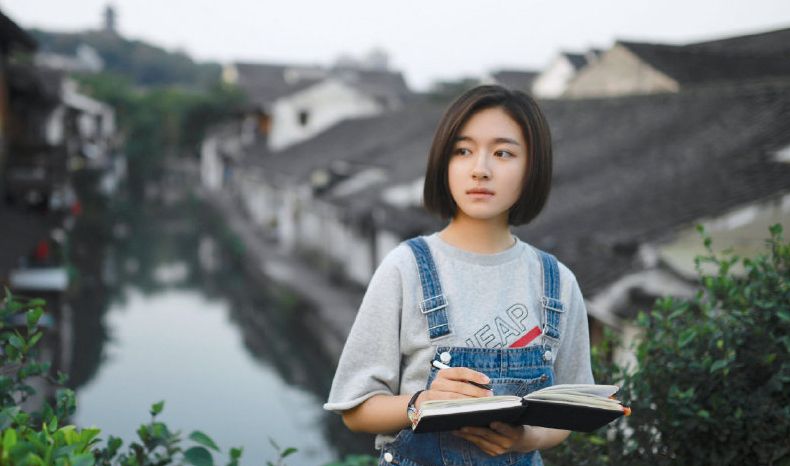 李兰迪:在她身上看到了满满的书生气,给人的感觉都非常温柔安静