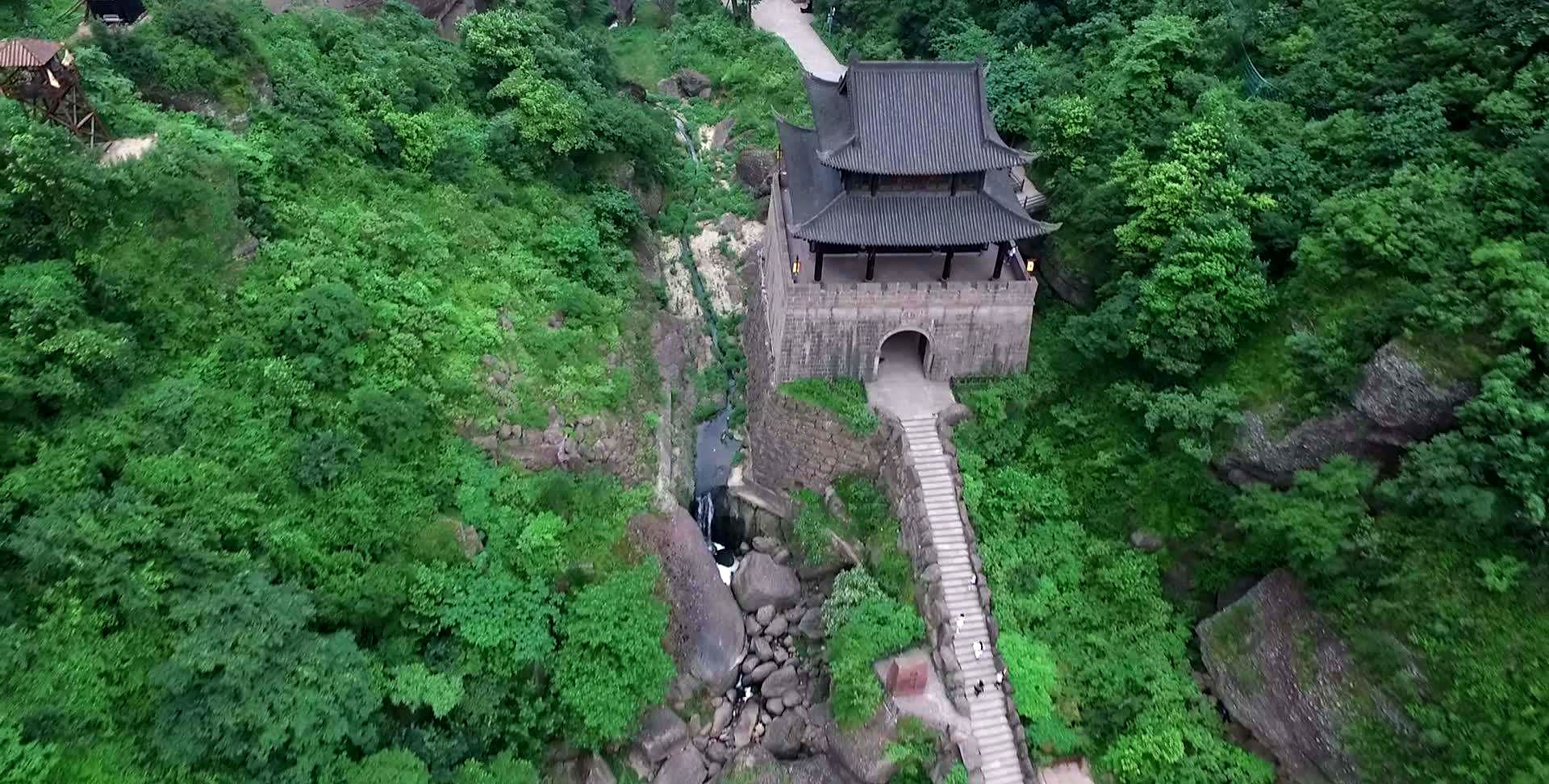 看看剑门关照片，就知道为何钟会10万精兵都无可奈何|剑阁|剑门关|钟会_新浪网