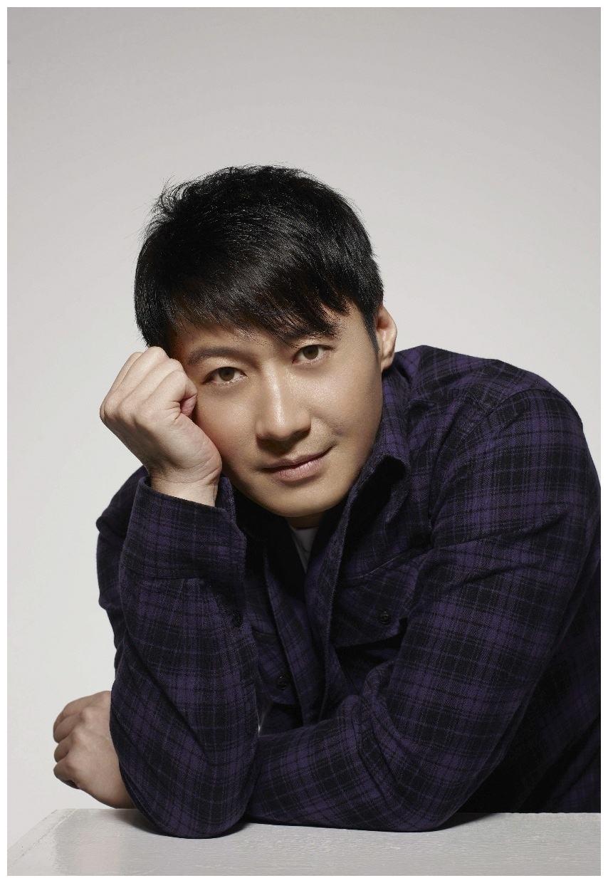 51岁黎明宣布当爸:两个离婚的人在一起是缘分!网友沸腾了!