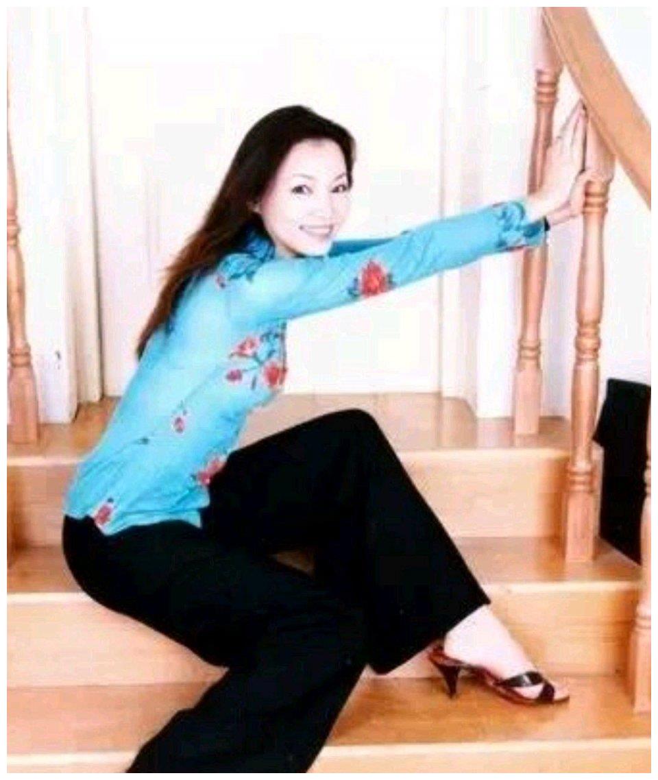 别吐槽龙洋,诗词大会上,董卿也有接不住问题的时候