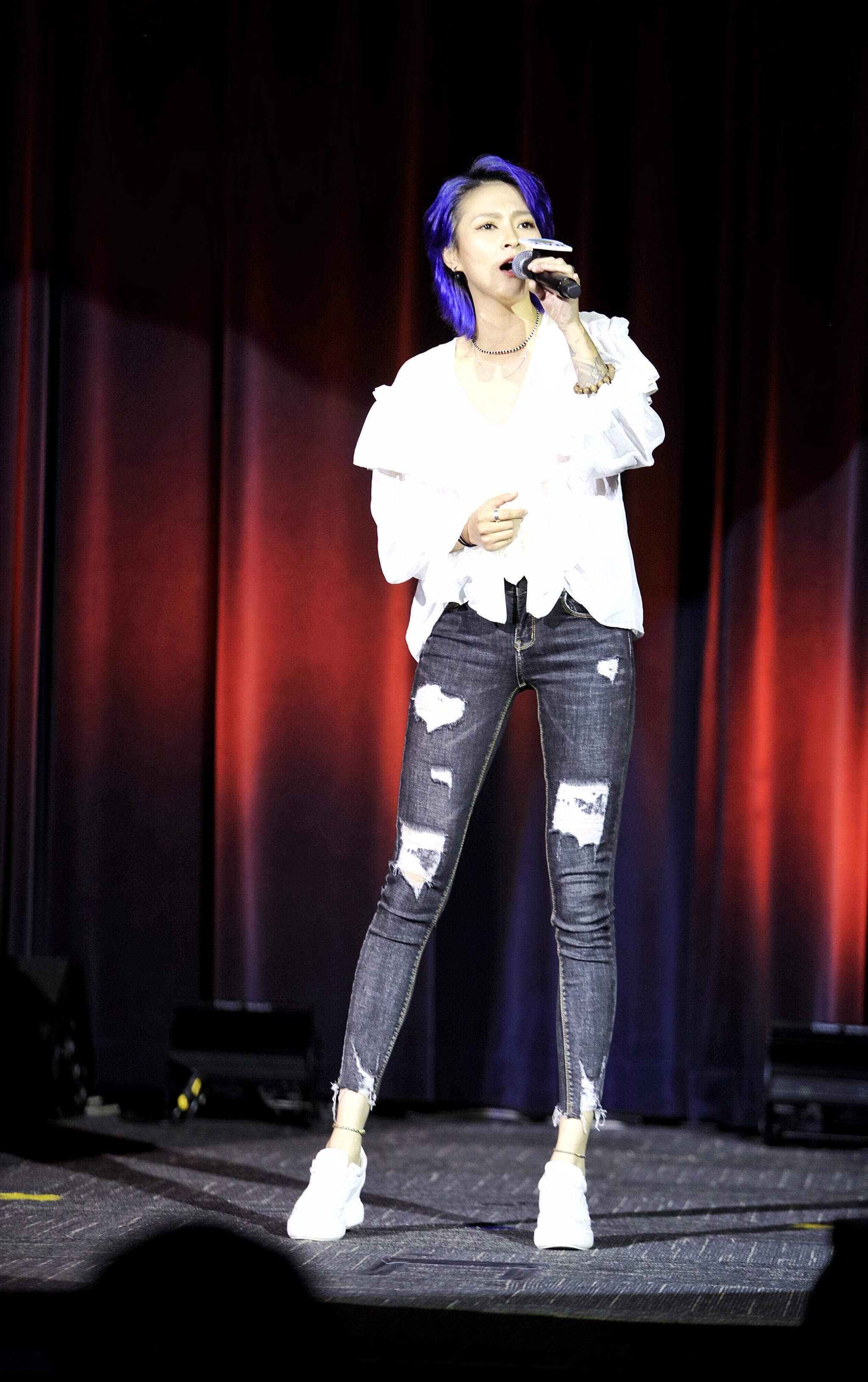 毕夏空降澳洲好声音海选向选手传授经验