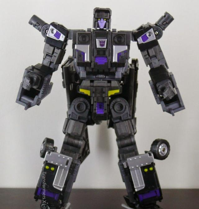 变形金刚动漫人物狂派霸天虎飞虎队首领汽车大师