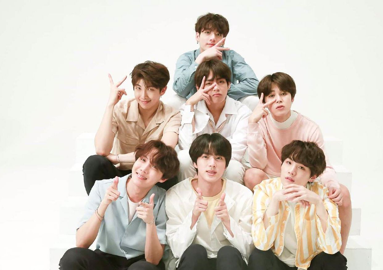 防弹少年团:防弹七位少年在一起的时候就是最美好的花样年华.