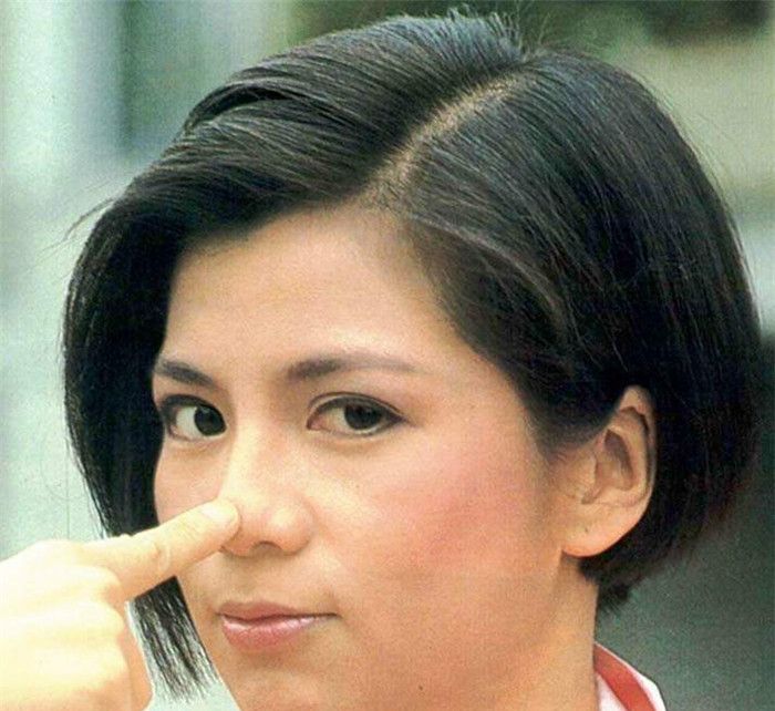 翁美玲的超级短发,她说剪头发是为了换心情