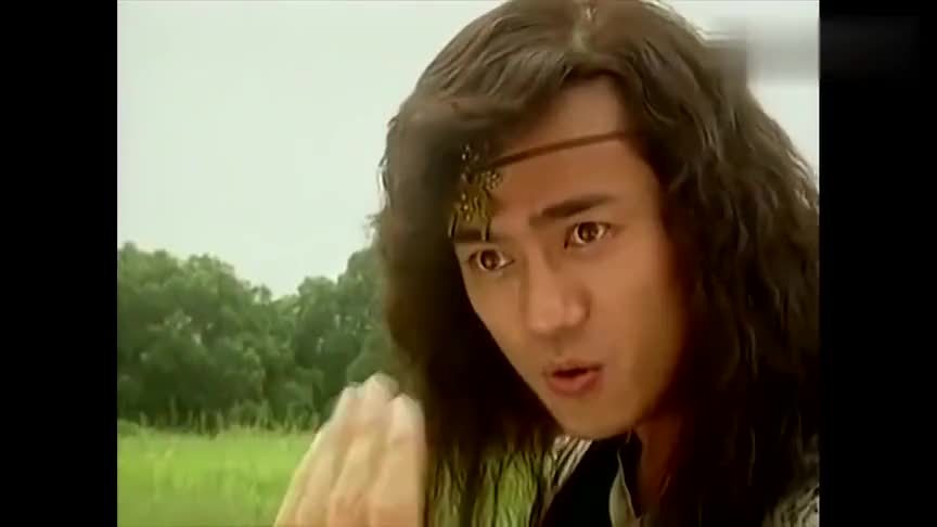 铁飞龙实在太狡诈了,练霓裳一不小心就中了他