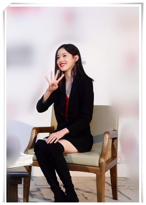 章泽天被刺激了?浓妆艳抹清纯不在,刘总真是身在福中不知福啊