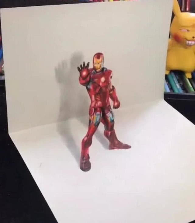 美术生画钢铁侠腿都弯了,以为是个"画渣",画纸一折打脸了!