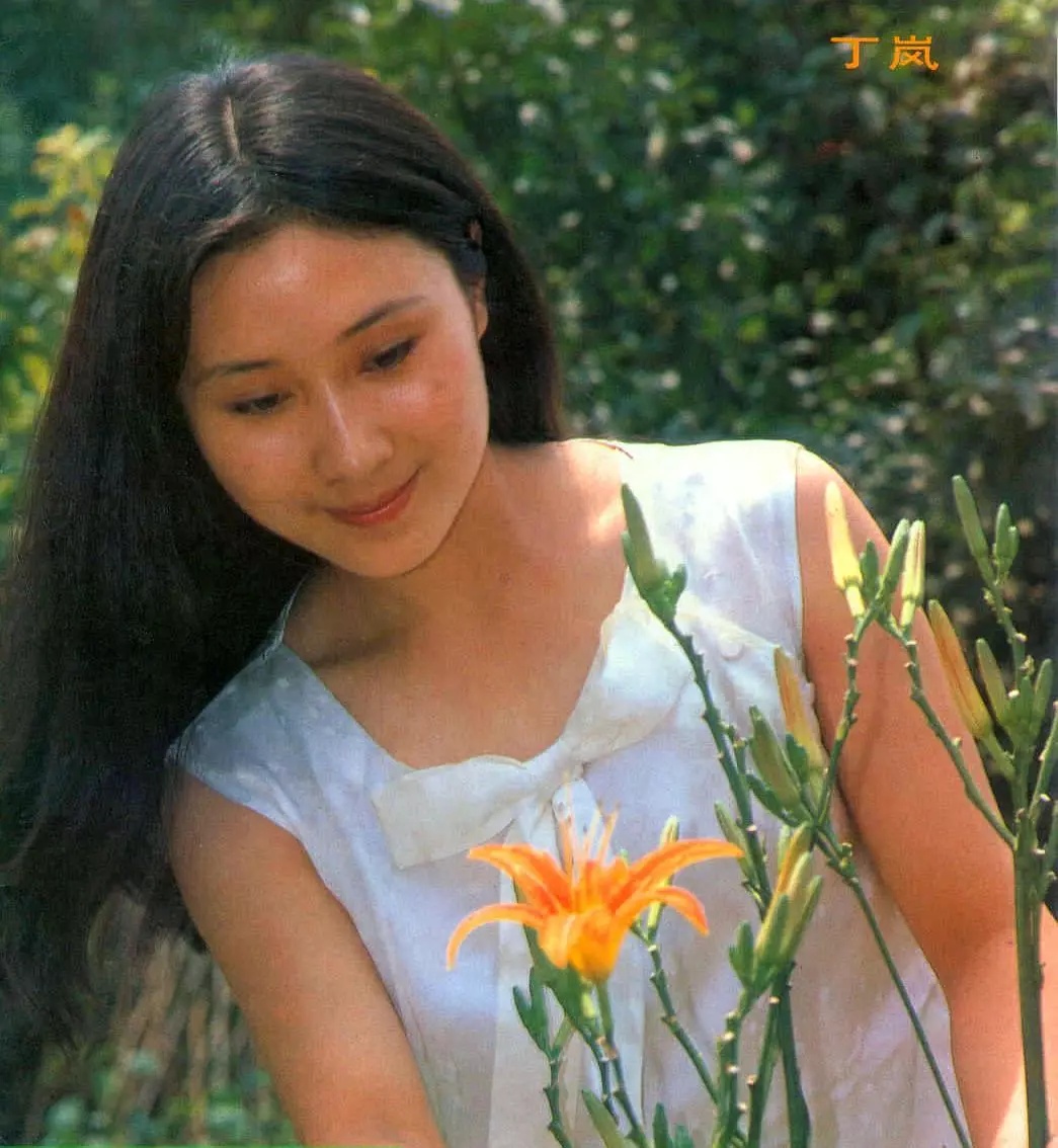 她是少林寺里的牧羊女后转型出国经商如今55岁依然靓丽