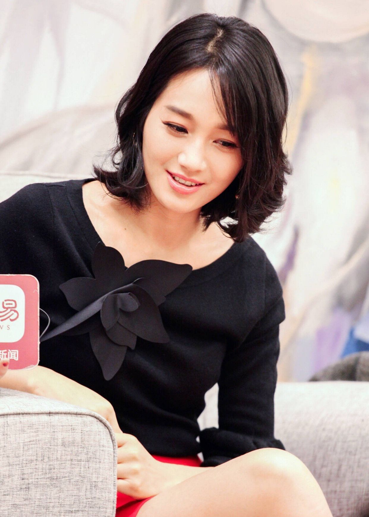 女主持朱丹气质高雅,从容得体,不愧是女神级别的主持,太美了!