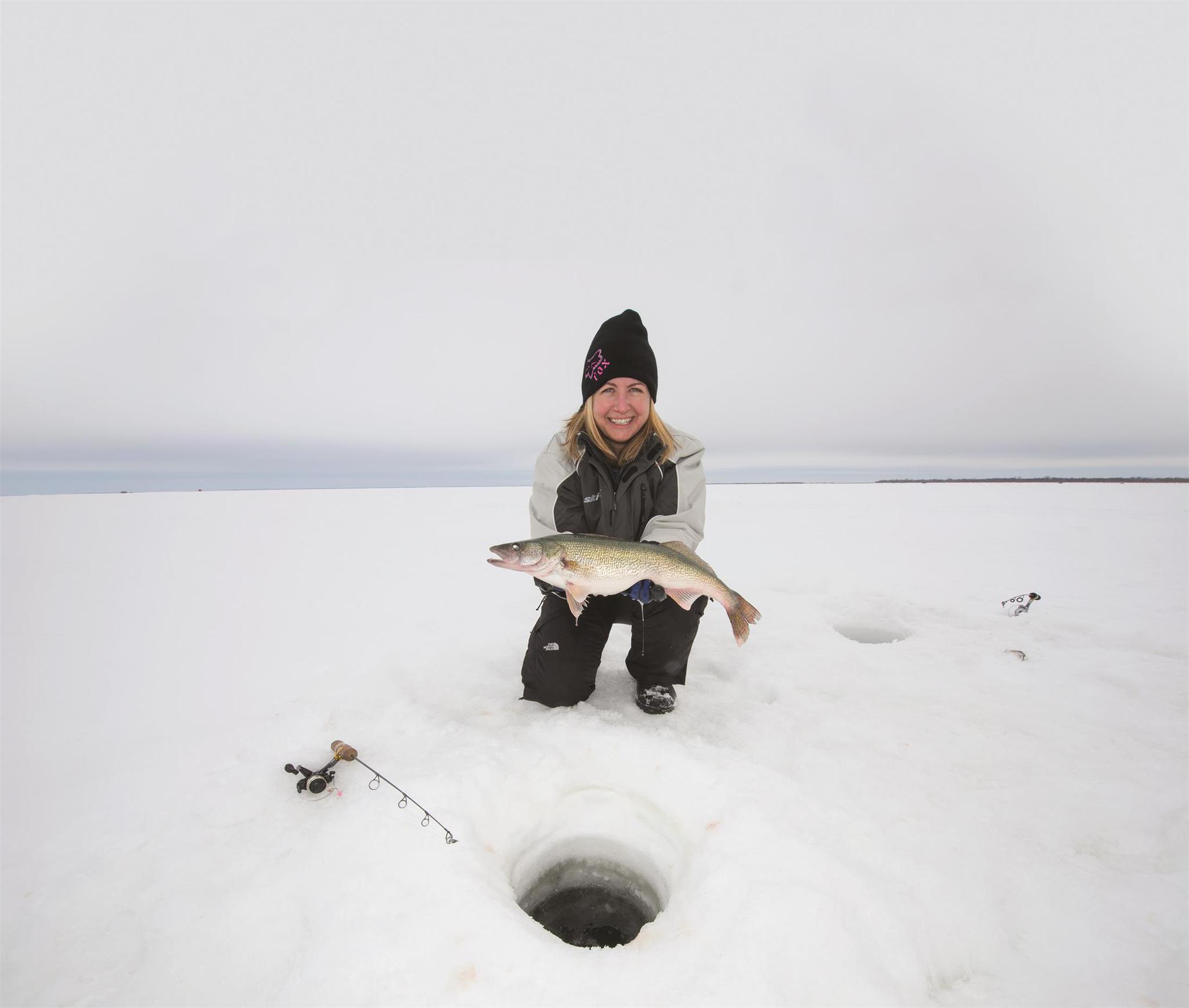 在马尼托巴省冰上钓鱼是什么感受?