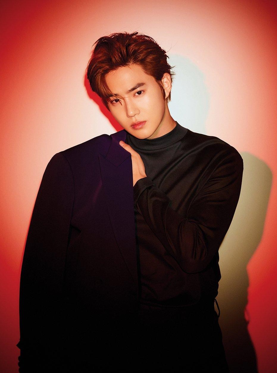 exo都暻秀suho预告照公开 队长胸肌超厚实