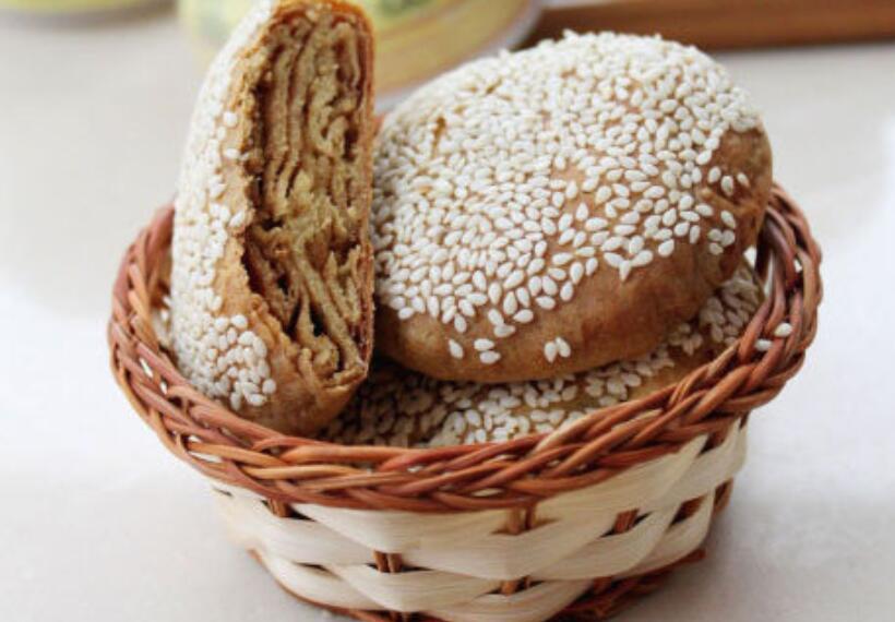 烧饼要好吃还是得配麻酱家常版的麻酱烧饼吃起来香味十足