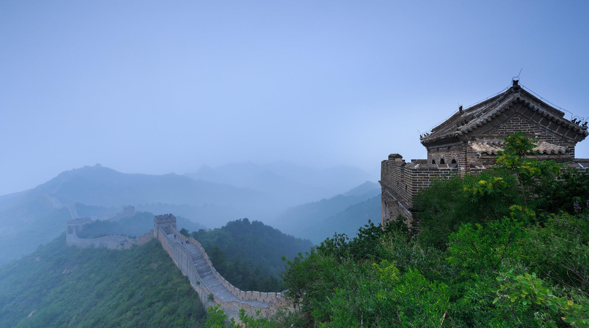 交通:虽然北京是一个交通格外方便的人,但是专门观看慕田峪长城,还是