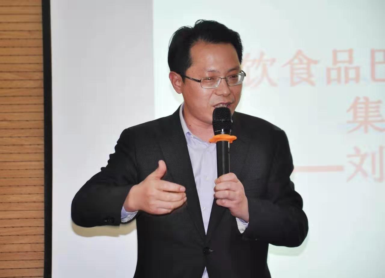 靠卖馒头年赚10亿,捐出1/3资产支持教育|麦当劳|刘会平|馒头店_新浪网