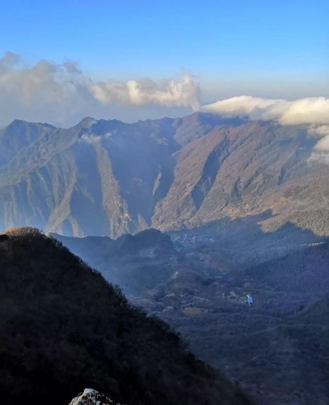 盘古开天地以来第一回壶瓶山主峰惊现佛光