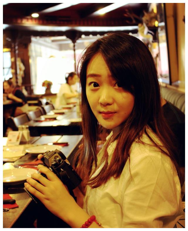 就演了励志电影《我的青春永不逝》,在剧中她扮演一个高考女孩肖丽,但