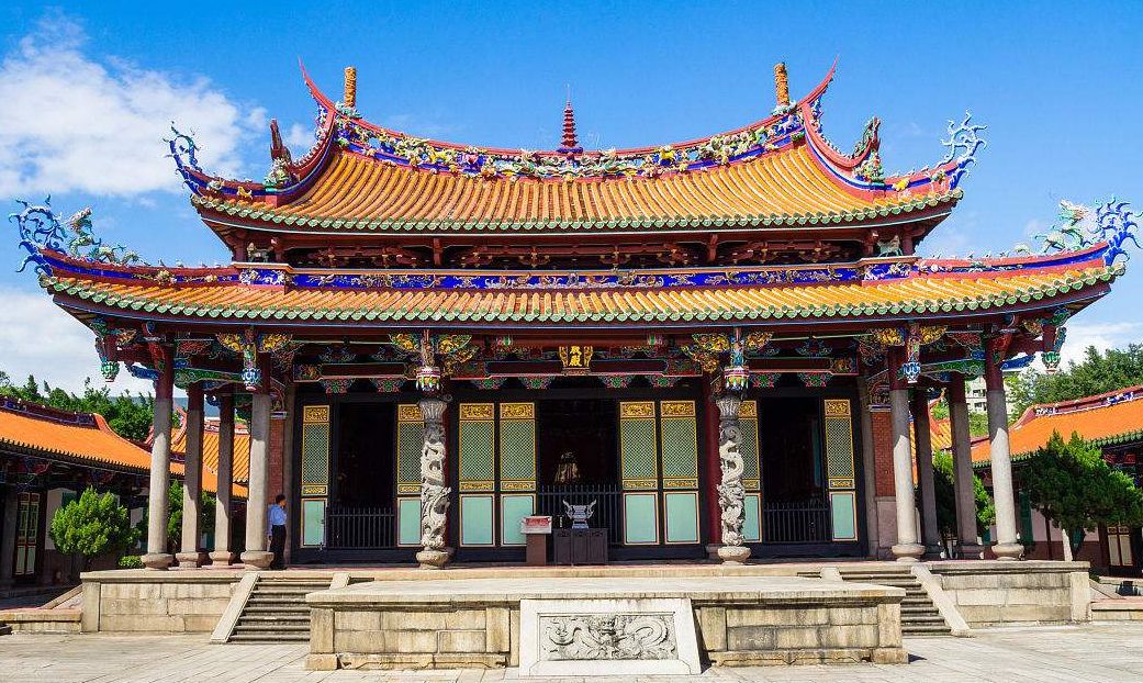 儒家圣地,孔子庙,具有悠久的文化气息,建筑上的花纹那么精致.