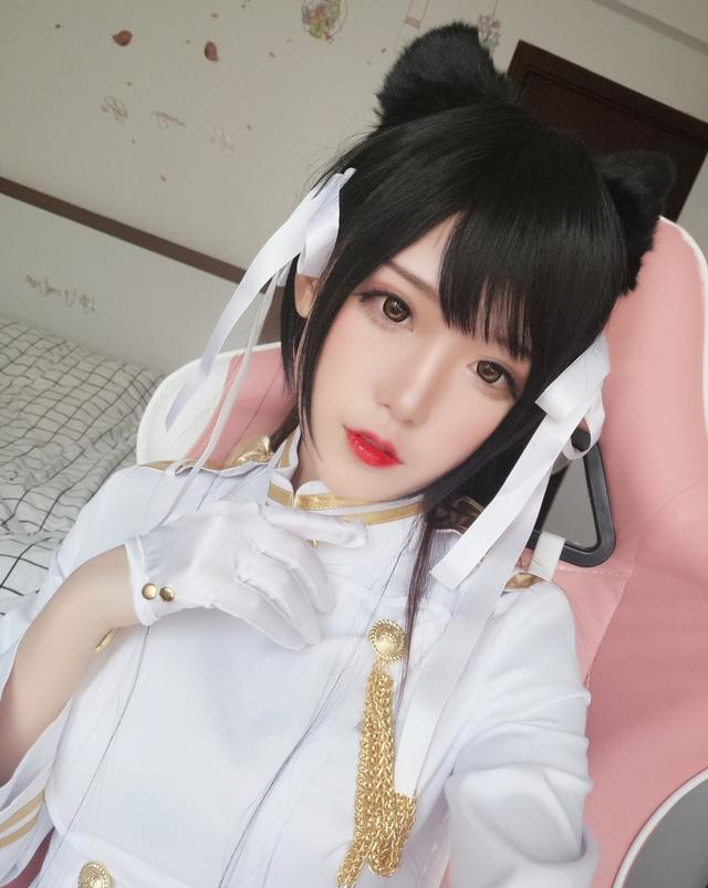 腐团儿cos碧蓝航线游戏角色,还原度满分,粉丝表示想当指挥官