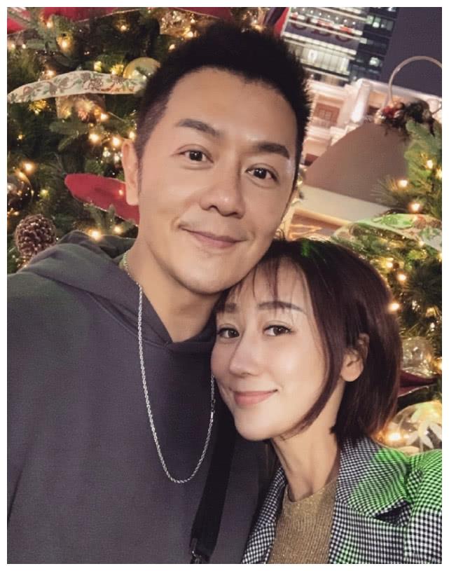 蒋丽莎晒陈浩民视角秀幸福,与四个儿女同框大长腿"霸屏"