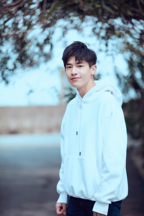 在《悲伤逆流成河》中,辛云来形象演绎的暖苏顾森