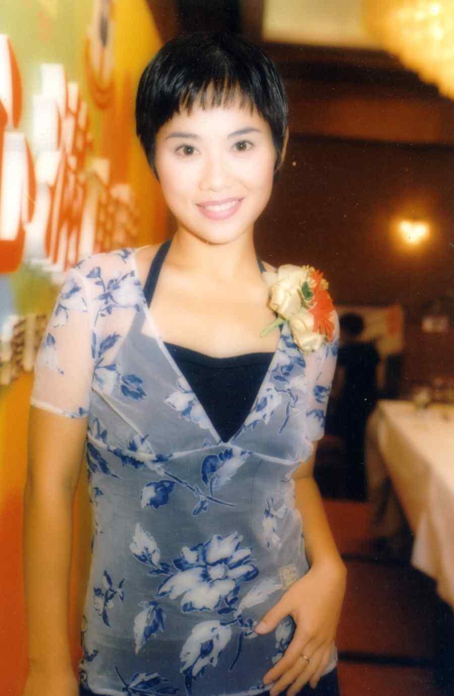 那些年的陈松伶罕见生活老照片无数影迷心中的短发女神