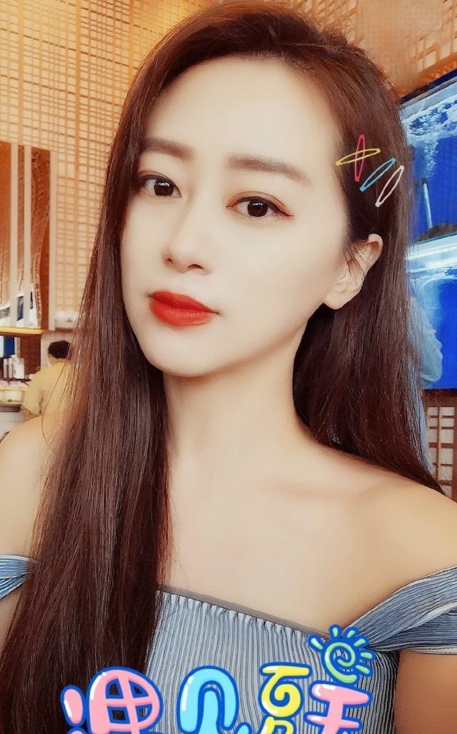 体操女神表白易建联被拒曾因咬教练走红今36岁成明星肤白貌美