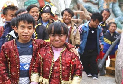 3米,住在梦幻的小房子里|云南|小人国|小矮人_新浪新闻