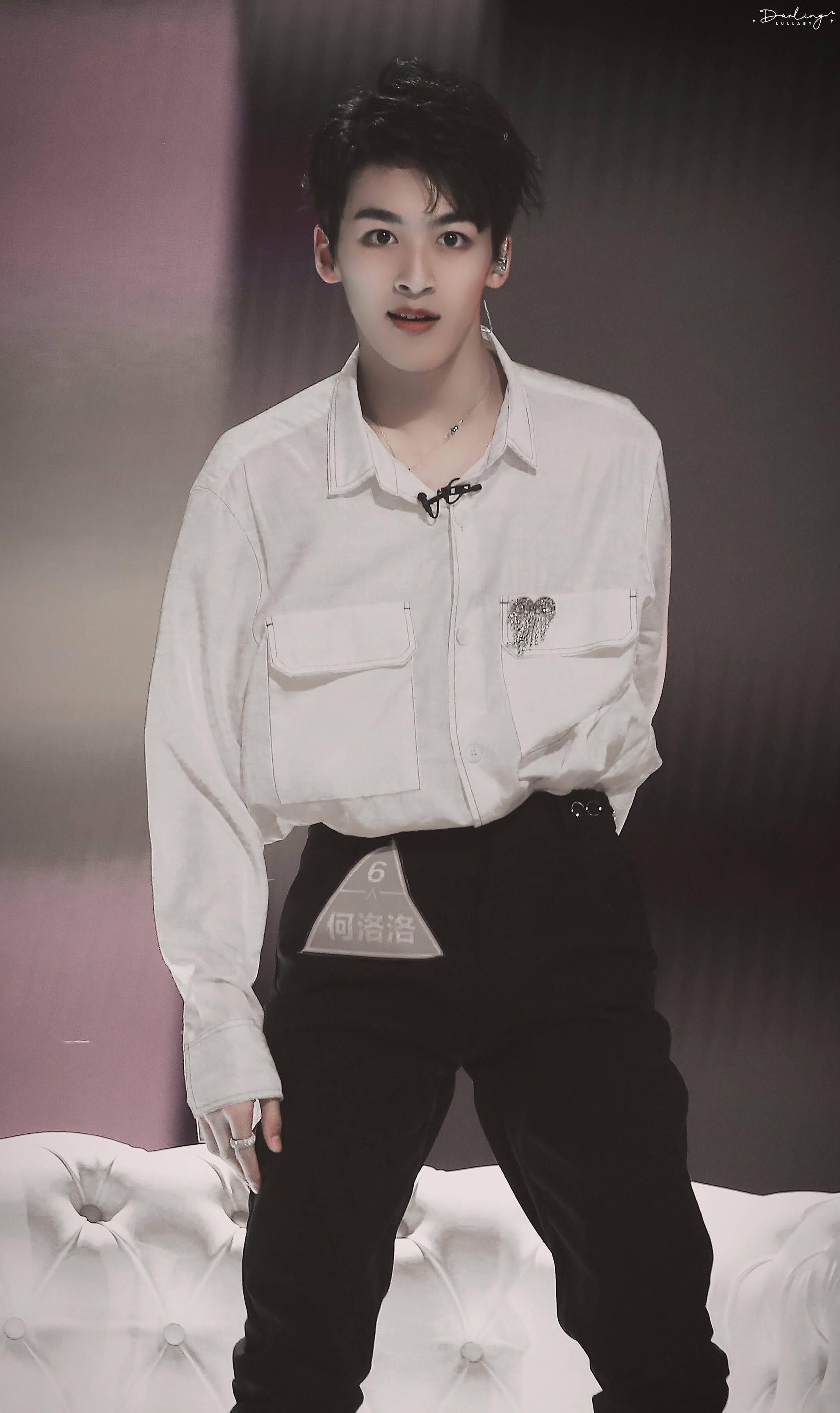 宝藏男孩何洛洛壁纸有喜欢的吗