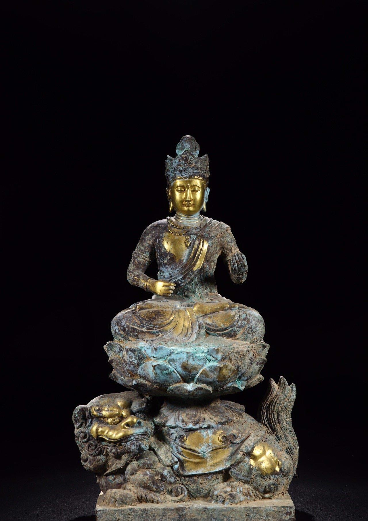 明代:铜鎏金文殊菩萨坐像