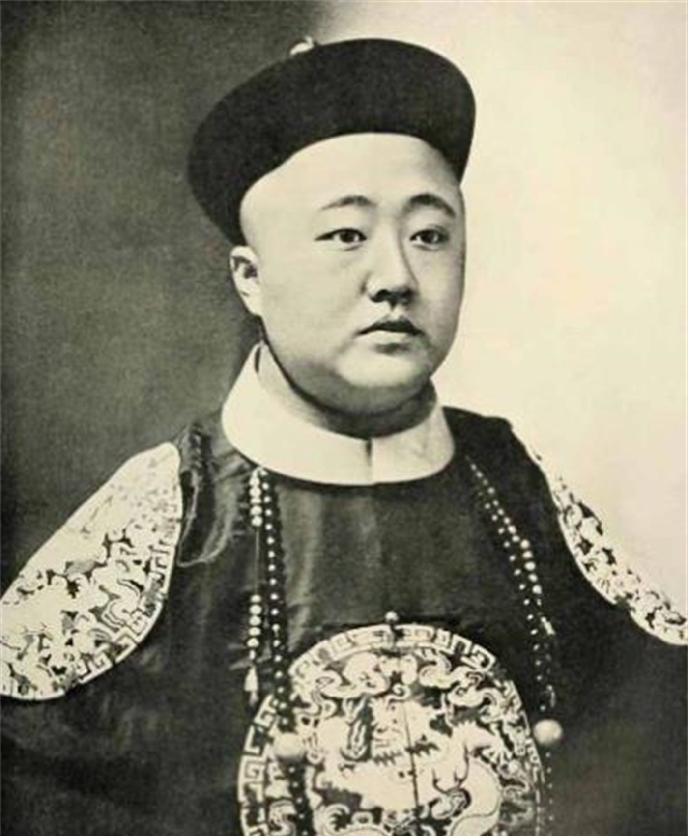 清廷内阁成员老照片,图2为内阁总理奕劻,图6是女间谍之父|永璘|内阁