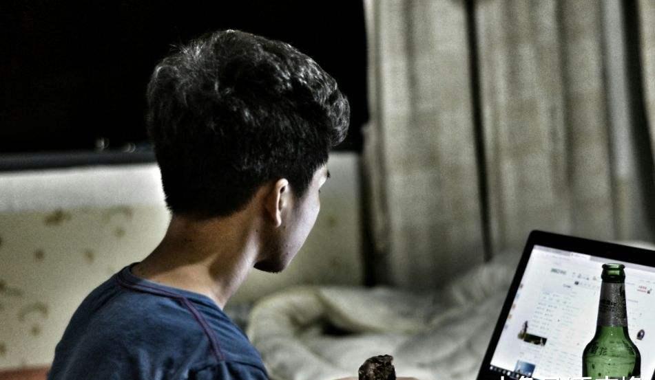 "空巢青年"需要更多关爱