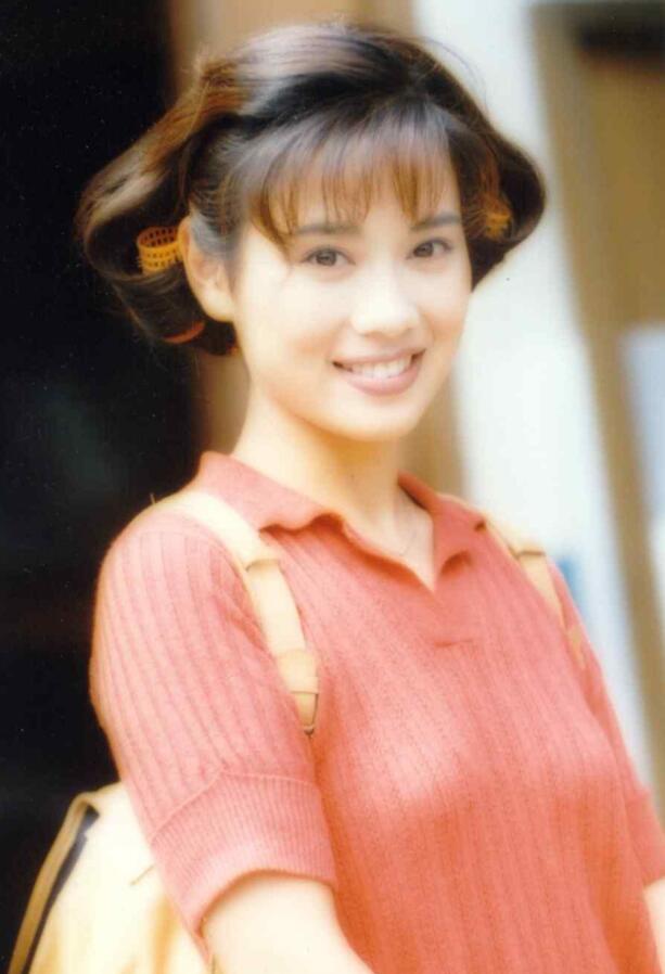 那些年的陈松伶,罕见生活老照片,无数影迷心中的短发女神