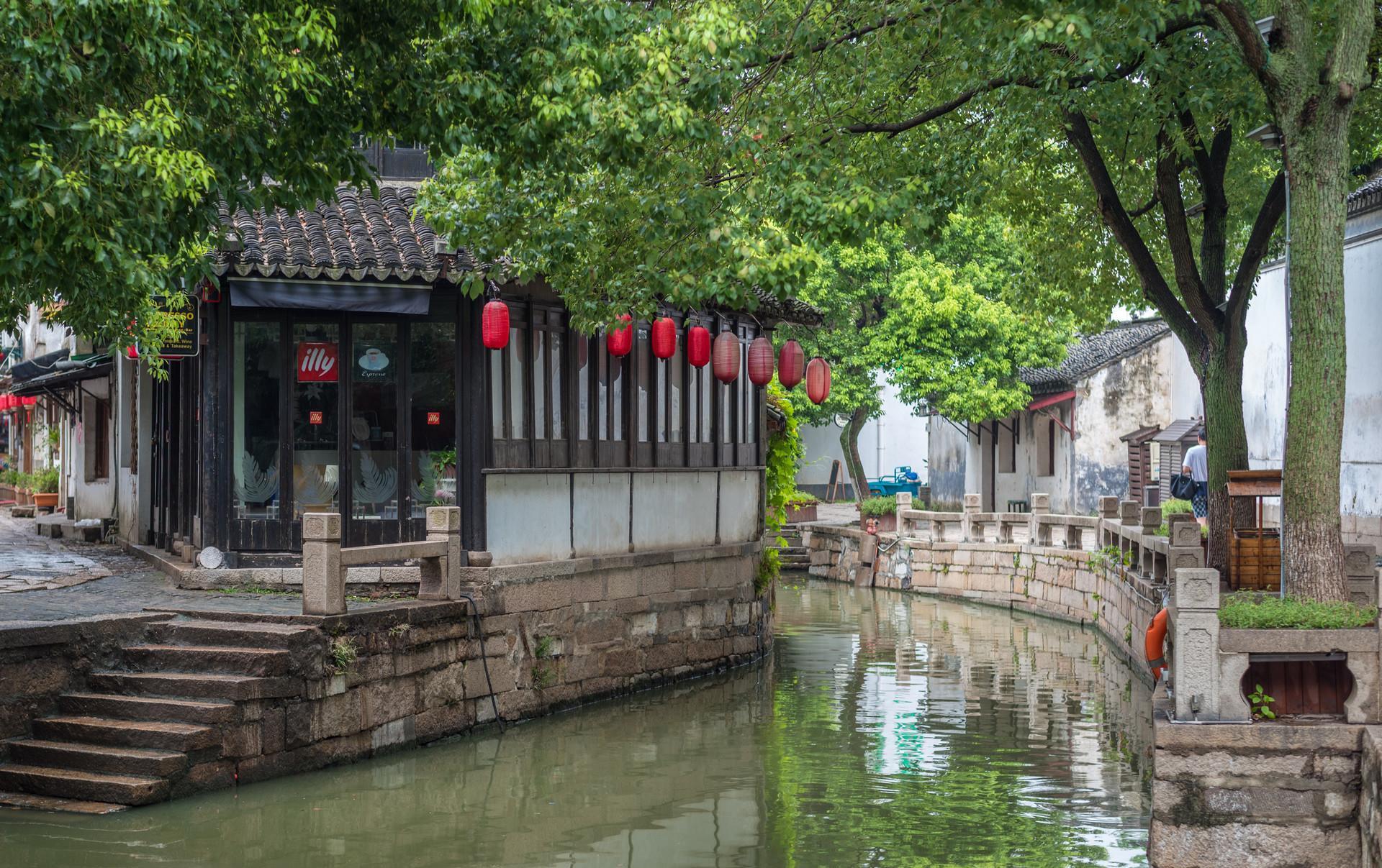 苏州最知名的古镇,已有千年历史,一座园林成世界文化遗产