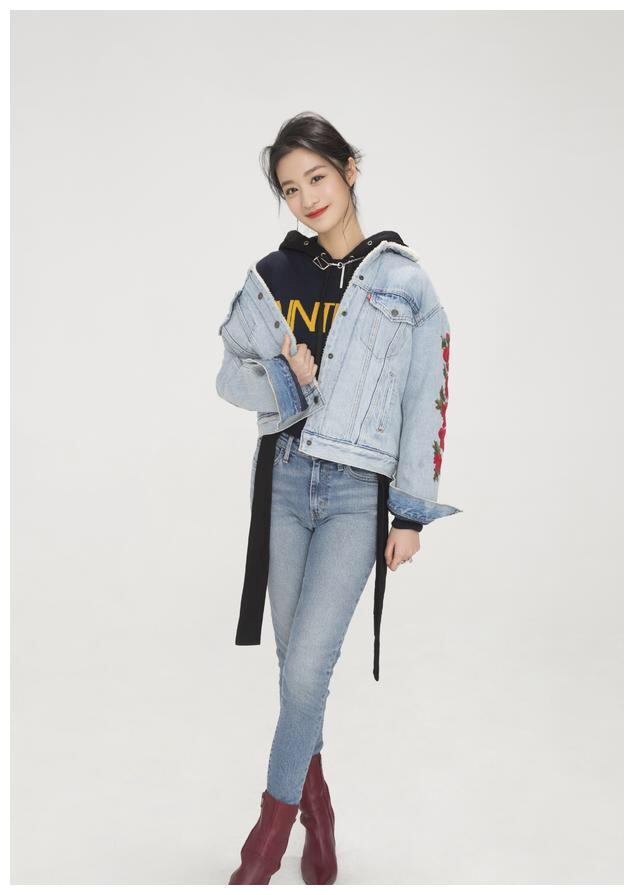 演员系列第一百二十五期第二季张楚然现代装也很美