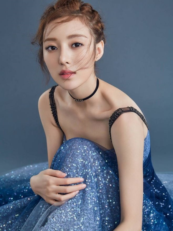 演员何美璇幸福一家人中白富美白雪美丽乖巧