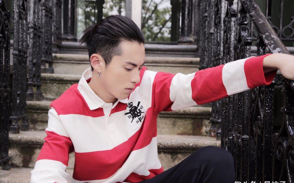 湖南卫视跨年演唱会王鹤棣沈月演唱,网友:周杰