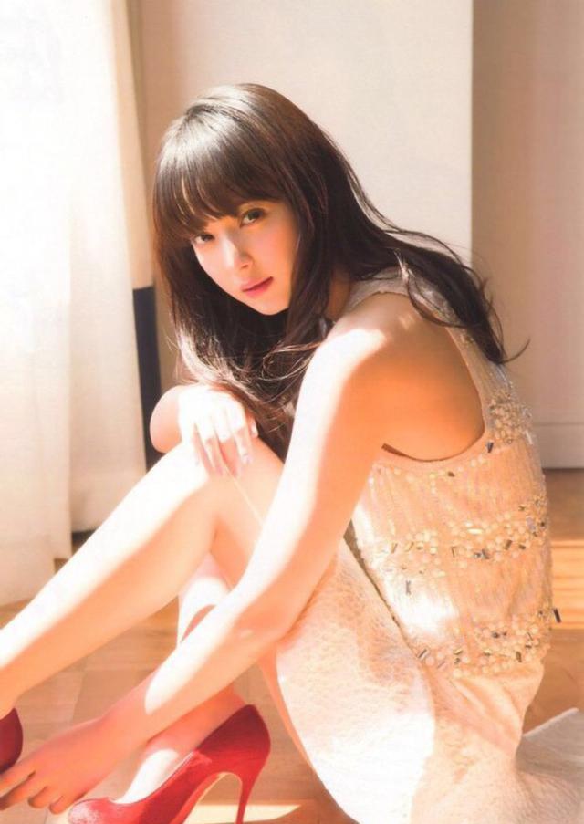 高田真希身高183cm,这样的身高在职业球员里并不是很高,所以比较吃亏.