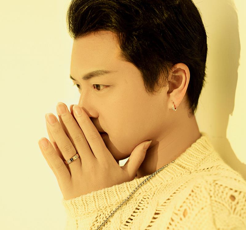 华语唱作人秦博《好嗨哟》点击破十亿再度爆红